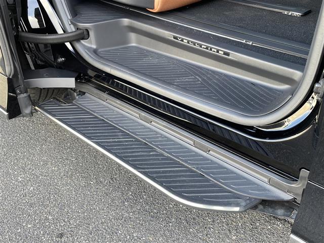 ヴェルファイア Ｚ　プレミア　ワンオーナー　禁煙車　ムーンルーフ　純正ナビ　Ｂｌｕｅｔｏｏｔｈ　フルセグＴＶ　全周囲カメラ　ブラインドスポットモニター　ヘッドアップディスプレイ　シートヒーター＆ベンチレーション　パワーバックドア（3枚目）