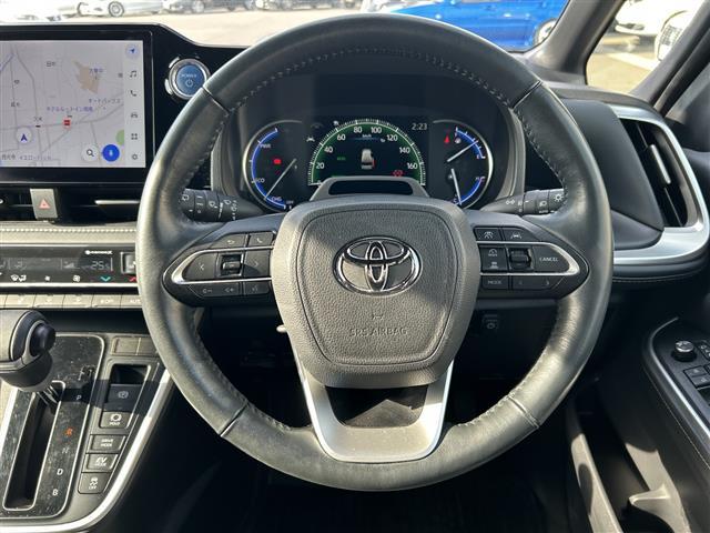 ノア ハイブリッドＳ－Ｚ　ワンオーナー　禁煙車　スマートキー　プッシュスタート　ＥＴＣ２．０　両側パワースライドドア　トヨタチームメイトアドバンストドライブ　ドライバーモニターカメラ　純正ＨＤＤナビ　保証書　スペアキー（6枚目）