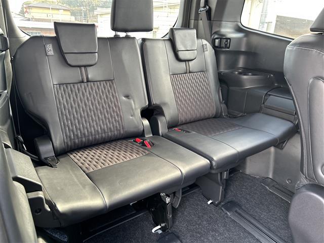 ノア ハイブリッドＳ－Ｚ　ワンオーナー　禁煙車　スマートキー　プッシュスタート　ＥＴＣ２．０　両側パワースライドドア　トヨタチームメイトアドバンストドライブ　ドライバーモニターカメラ　純正ＨＤＤナビ　保証書　スペアキー（21枚目）