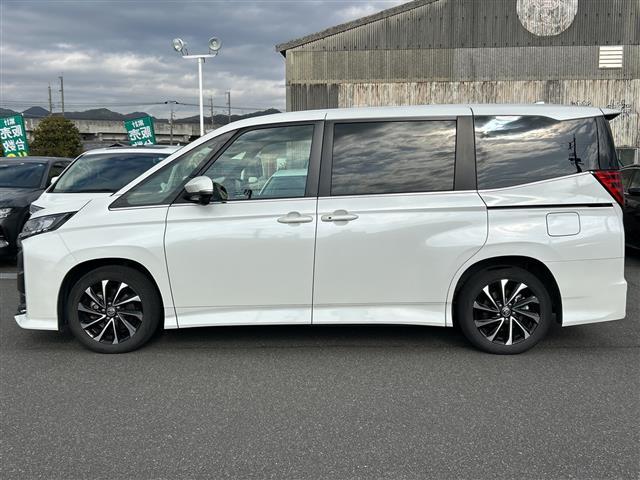 ノア ハイブリッドＳ－Ｚ　ワンオーナー　禁煙車　スマートキー　プッシュスタート　ＥＴＣ２．０　両側パワースライドドア　トヨタチームメイトアドバンストドライブ　ドライバーモニターカメラ　純正ＨＤＤナビ　保証書　スペアキー（32枚目）