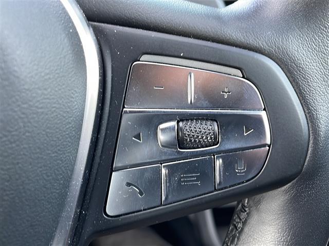 �y�@�X�e�A�����O�X�C�b�`�@�z�茳�̃X�C�b�`�Ńi�r���삪�\�ł��I�I���ɕ֗��ȋ@�\�ł��B���t���̃i�r�ɂ���Ă̓I�v�V�����ݒ�ƂȂ��Ă���܂��I�ڂ����̓X�^�b�t�܂Ł�