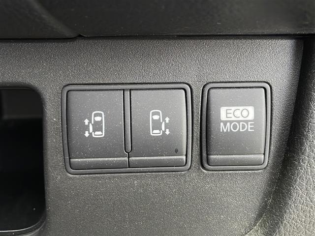 セレナ ハイウェイスター　Ｓ－ハイブリッド　禁煙車　ワンオーナー車　純正ナビ　Ｂｌｕｅｔｏｏｔｈ　フルセグＴＶ　バックカメラ　社外フリップダウンモニター　両側パワースライドドア　キセノンヘッドライト　クルーズコントロール　スマートキー　ＥＴＣ（14枚目）