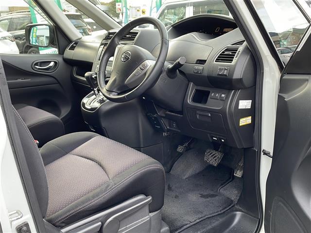 セレナ ハイウェイスター　Ｓ－ハイブリッド　禁煙車　ワンオーナー車　純正ナビ　Ｂｌｕｅｔｏｏｔｈ　フルセグＴＶ　バックカメラ　社外フリップダウンモニター　両側パワースライドドア　キセノンヘッドライト　クルーズコントロール　スマートキー　ＥＴＣ（23枚目）