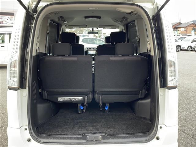 セレナ ハイウェイスター　Ｓ－ハイブリッド　禁煙車　ワンオーナー車　純正ナビ　Ｂｌｕｅｔｏｏｔｈ　フルセグＴＶ　バックカメラ　社外フリップダウンモニター　両側パワースライドドア　キセノンヘッドライト　クルーズコントロール　スマートキー　ＥＴＣ（28枚目）