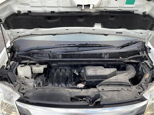 セレナ ハイウェイスター　Ｓ－ハイブリッド　禁煙車　ワンオーナー車　純正ナビ　Ｂｌｕｅｔｏｏｔｈ　フルセグＴＶ　バックカメラ　社外フリップダウンモニター　両側パワースライドドア　キセノンヘッドライト　クルーズコントロール　スマートキー　ＥＴＣ（42枚目）