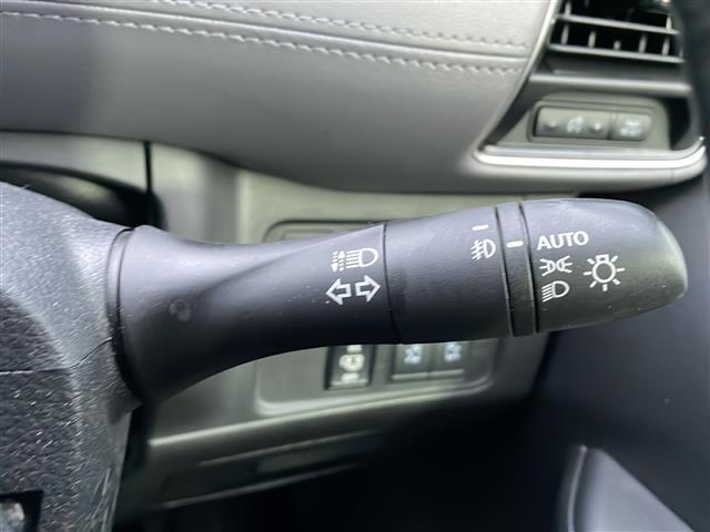 セレナ ハイウェイスターＶ　禁煙車　ワンオーナー車　フリップダウンモニター　純正ナビ　Ｂｌｕｅｔｏｏｔｈ　フルセグＴＶ　全周囲カメラ　両側パワースライドドア　デジタルインナーミラー　ドライブレコーダー　ブラインドスポットモニ（14枚目）