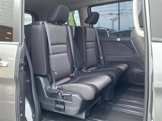 セレナ ハイウェイスターＶ　禁煙車　ワンオーナー車　フリップダウンモニター　純正ナビ　Ｂｌｕｅｔｏｏｔｈ　フルセグＴＶ　全周囲カメラ　両側パワースライドドア　デジタルインナーミラー　ドライブレコーダー　ブラインドスポットモニ（22枚目）