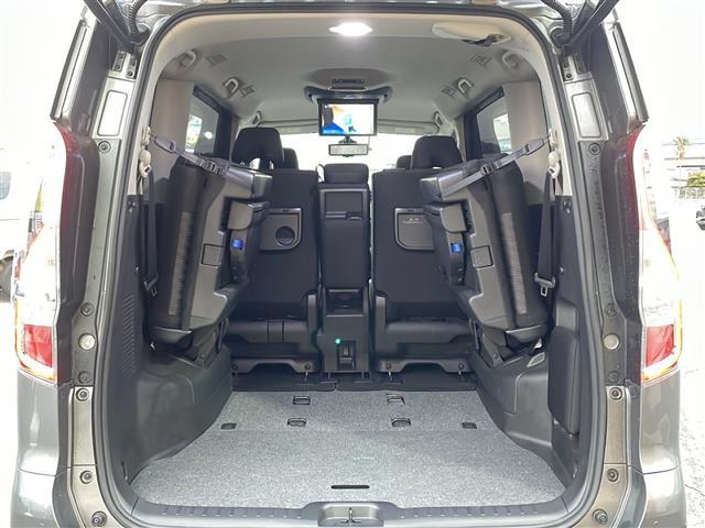 セレナ ハイウェイスターＶ　禁煙車　ワンオーナー車　フリップダウンモニター　純正ナビ　Ｂｌｕｅｔｏｏｔｈ　フルセグＴＶ　全周囲カメラ　両側パワースライドドア　デジタルインナーミラー　ドライブレコーダー　ブラインドスポットモニ（27枚目）