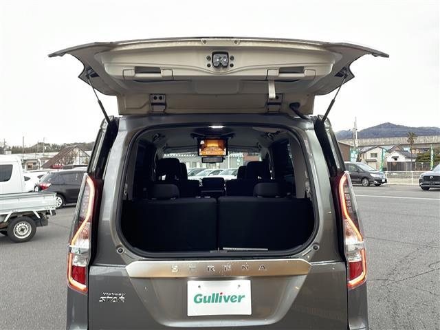 セレナ ハイウェイスターＶ　禁煙車　ワンオーナー車　フリップダウンモニター　純正ナビ　Ｂｌｕｅｔｏｏｔｈ　フルセグＴＶ　全周囲カメラ　両側パワースライドドア　デジタルインナーミラー　ドライブレコーダー　ブラインドスポットモニ（28枚目）