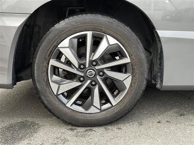 セレナ ハイウェイスターＶ　禁煙車　ワンオーナー車　フリップダウンモニター　純正ナビ　Ｂｌｕｅｔｏｏｔｈ　フルセグＴＶ　全周囲カメラ　両側パワースライドドア　デジタルインナーミラー　ドライブレコーダー　ブラインドスポットモニ（40枚目）