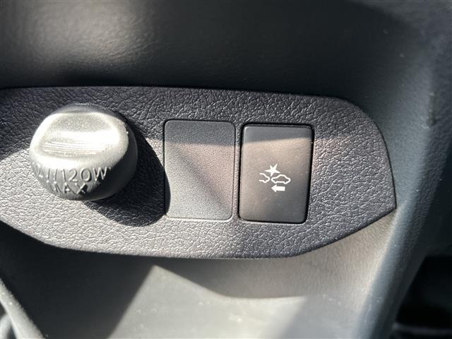 ヴィッツ F セーフティーエディションIII 禁煙車 ワンオーナー スマートキー プッシュスタート 純正メモリナビ(DTV/BT/DVD/ラジオ) バックカメラ オートライト オートハイビーム 衝突軽減ブレーキ マニュアルエアコン(4枚目)