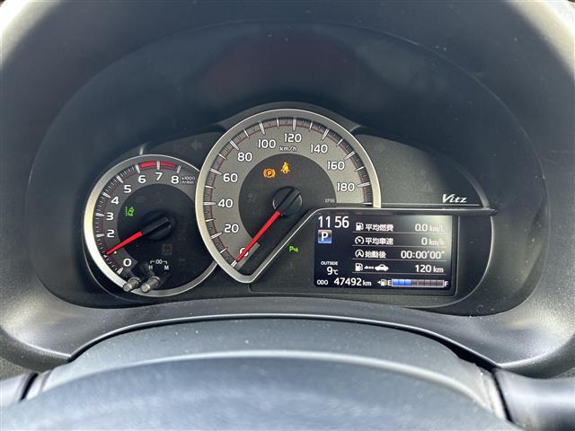 ヴィッツ F セーフティーエディションIII 禁煙車 ワンオーナー スマートキー プッシュスタート 純正メモリナビ(DTV/BT/DVD/ラジオ) バックカメラ オートライト オートハイビーム 衝突軽減ブレーキ マニュアルエアコン(12枚目)
