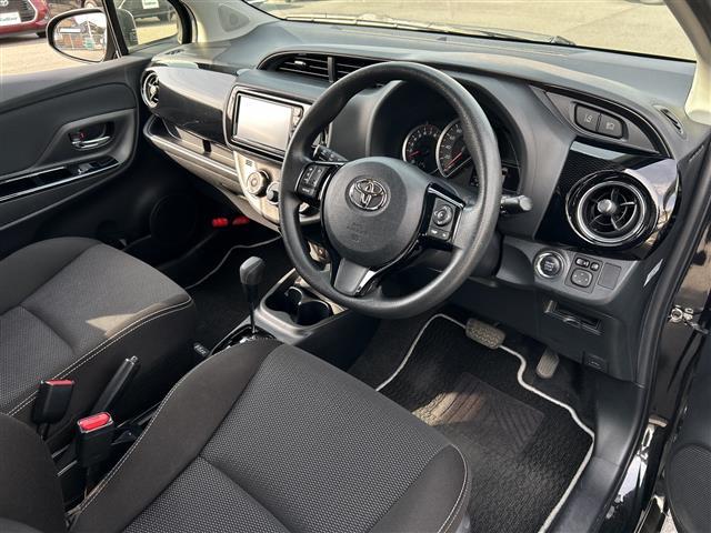ヴィッツ F セーフティーエディションIII 禁煙車 ワンオーナー スマートキー プッシュスタート 純正メモリナビ(DTV/BT/DVD/ラジオ) バックカメラ オートライト オートハイビーム 衝突軽減ブレーキ マニュアルエアコン(20枚目)