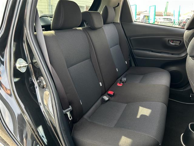 ヴィッツ F セーフティーエディションIII 禁煙車 ワンオーナー スマートキー プッシュスタート 純正メモリナビ(DTV/BT/DVD/ラジオ) バックカメラ オートライト オートハイビーム 衝突軽減ブレーキ マニュアルエアコン(21枚目)