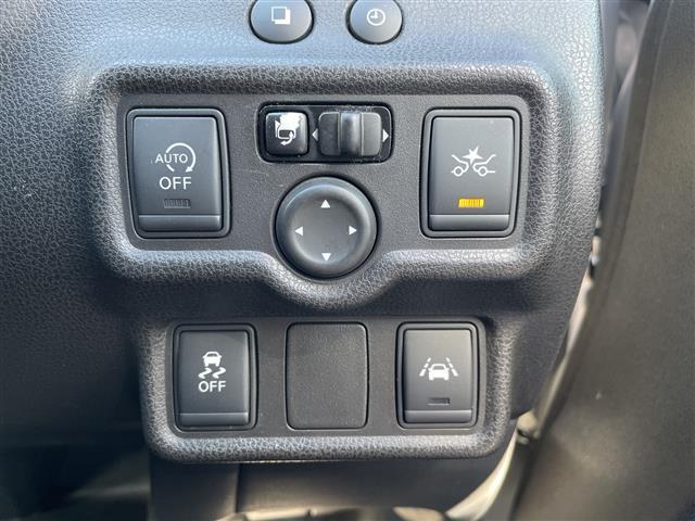 ノート メダリスト　ワンオーナー　禁煙車　スマートキー　プッシュスタート　ディスプレイオーディオ　全方位カメラ　衝突軽減ブレーキ　アイドリングストップ　車線逸脱警報装置　横滑り防止装置　純正フロアマット　保証書（14枚目）