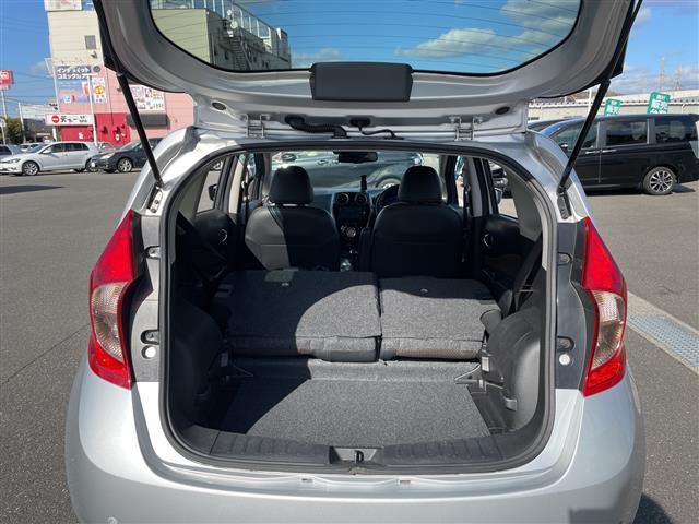 ノート メダリスト　ワンオーナー　禁煙車　スマートキー　プッシュスタート　ディスプレイオーディオ　全方位カメラ　衝突軽減ブレーキ　アイドリングストップ　車線逸脱警報装置　横滑り防止装置　純正フロアマット　保証書（29枚目）