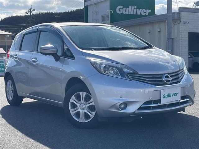ノート メダリスト　ワンオーナー　禁煙車　スマートキー　プッシュスタート　ディスプレイオーディオ　全方位カメラ　衝突軽減ブレーキ　アイドリングストップ　車線逸脱警報装置　横滑り防止装置　純正フロアマット　保証書（30枚目）
