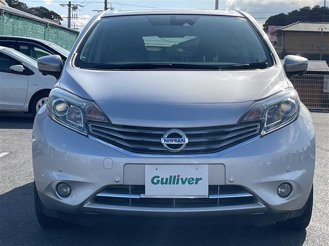 ノート メダリスト　ワンオーナー　禁煙車　スマートキー　プッシュスタート　ディスプレイオーディオ　全方位カメラ　衝突軽減ブレーキ　アイドリングストップ　車線逸脱警報装置　横滑り防止装置　純正フロアマット　保証書（31枚目）