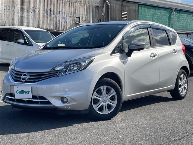 ノート メダリスト　ワンオーナー　禁煙車　スマートキー　プッシュスタート　ディスプレイオーディオ　全方位カメラ　衝突軽減ブレーキ　アイドリングストップ　車線逸脱警報装置　横滑り防止装置　純正フロアマット　保証書（32枚目）