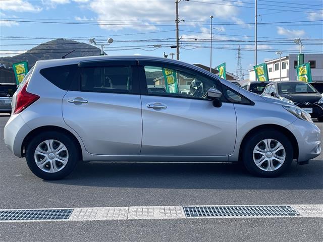 ノート メダリスト　ワンオーナー　禁煙車　スマートキー　プッシュスタート　ディスプレイオーディオ　全方位カメラ　衝突軽減ブレーキ　アイドリングストップ　車線逸脱警報装置　横滑り防止装置　純正フロアマット　保証書（37枚目）