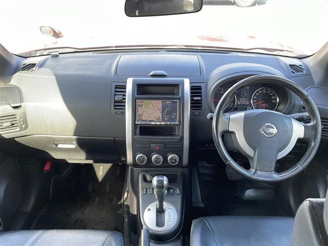 エクストレイル ２０Ｘ　ワンオーナー　禁煙車　スマートキー　プッシュスタート　ＥＴＣ　純正メモリナビ（ＤＴＶ／ＢＴ／ＤＶＤ／ラジオ）　オートライト　オートエアコン　シートヒーター　純正フロアマット　純正アルミホイール（2枚目）