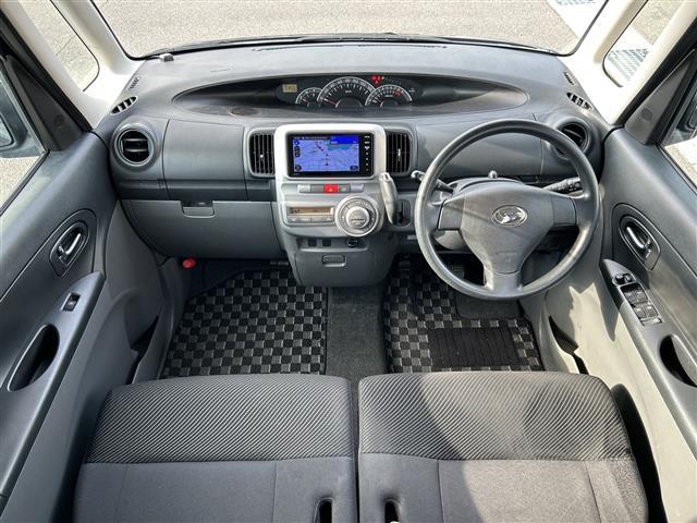 タント カスタムＸ　禁煙車　スマートキー　ＥＴＣ　社外メモリナビ（ＤＴＶ／ＢＴ／ＤＶＤ／ラジオ）　バックカメラ　オートエアコン　純正アルミホイール　社外フロアマット　パワーウィンドウ　パワーステアリング　ＨＤＭＩ端子（5枚目）