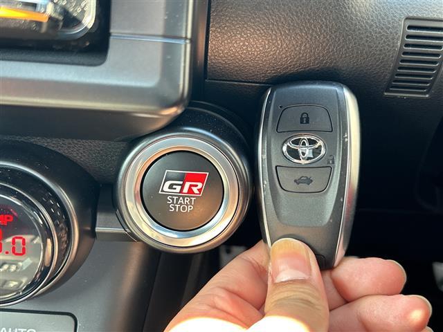 �y�@�X�}�[�g�L�[�E�v�b�V���X�^�[�g�@�z����}�����Ƀ|�P�b�g�ɓ��ꂽ�܂܌��̊J�A�G���W���̎n���܂ōs���܂��B