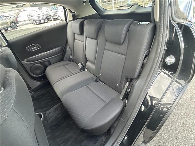 ヴェゼル Ｘ・ホンダセンシング　ワンオーナー／純正ナビＴＶ／フルセグ／ＢＴ／ＨＤＭＩ／Ｂカメラ／ホンダセンシング／オートブレーキホールド／アイドリングストップ／ドラレコ／ＥＴＣ／純正ＡＷ／ＬＥＤヘッド／説明書／保証書／スペアキー（21枚目）