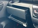 【グローブボックス】よく取り出す物は助手席前のコチラヘ♪収納も十分です♪