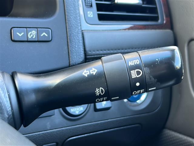 クラウンハイブリッド Gパッケージ 純正ナビ AM/FM/CD/DVD/SD/TV/USB 1オーナー ETC 前後ドラレコ 全席パワーシート、シートヒーター、クーラーD,N席 後席サンシェード 社外ウェルカムライト 保証書 取説(22枚目)