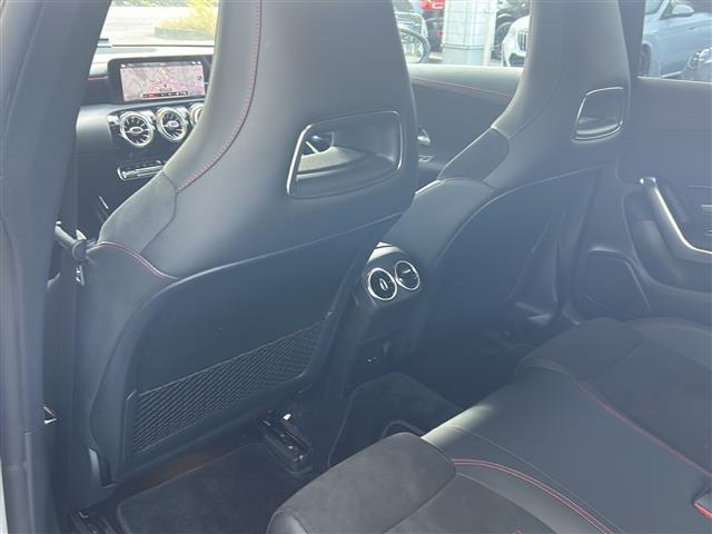 CLAクラス CLA200d AMGライン ワンオーナー ドラレコ(F/R) LEDライト 純正フロアマット オートライト ESP クリアランスソナー レーンキープアシスト 標識アシスト ハンドルアシスト アクティブブレーキアシスト BSM(13枚目)