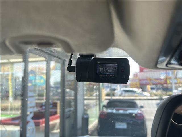 レンジローバー 5.0 V8 スーパーチャージド ヴォーグ ドラレコ(前) ステアリングスイッチ 電動ステップ サンルーフ 後席モニター×2 パワーバックドア マッサージシート(D/N) エアーサスペンション ステアリングヒーター MERIDIANサウンド(12枚目)