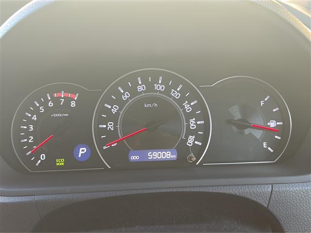 ヴォクシー ＺＳ　煌ＩＩ　ワンオーナー　両側パワースライドドア　スマートキー　スペアキー１本　イモビライザー　フリップダウンモニター　ステアリングスイッチ　クルコン　レーンキープアシスト　プリクラッシュセーフティー　純正フロア（13枚目）