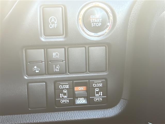 ヴォクシー ＺＳ　煌ＩＩ　ワンオーナー　両側パワースライドドア　スマートキー　スペアキー１本　イモビライザー　フリップダウンモニター　ステアリングスイッチ　クルコン　レーンキープアシスト　プリクラッシュセーフティー　純正フロア（18枚目）