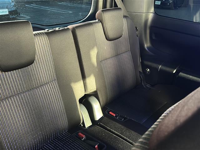 ヴォクシー ＺＳ　煌ＩＩ　ワンオーナー　両側パワースライドドア　スマートキー　スペアキー１本　イモビライザー　フリップダウンモニター　ステアリングスイッチ　クルコン　レーンキープアシスト　プリクラッシュセーフティー　純正フロア（24枚目）