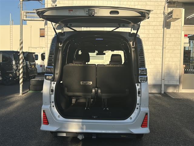 ヴォクシー ＺＳ　煌ＩＩ　ワンオーナー　両側パワースライドドア　スマートキー　スペアキー１本　イモビライザー　フリップダウンモニター　ステアリングスイッチ　クルコン　レーンキープアシスト　プリクラッシュセーフティー　純正フロア（26枚目）