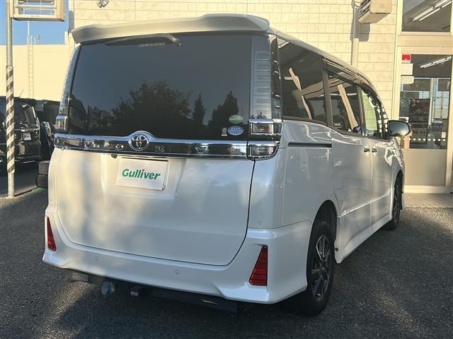 ヴォクシー ＺＳ　煌ＩＩ　ワンオーナー　両側パワースライドドア　スマートキー　スペアキー１本　イモビライザー　フリップダウンモニター　ステアリングスイッチ　クルコン　レーンキープアシスト　プリクラッシュセーフティー　純正フロア（37枚目）