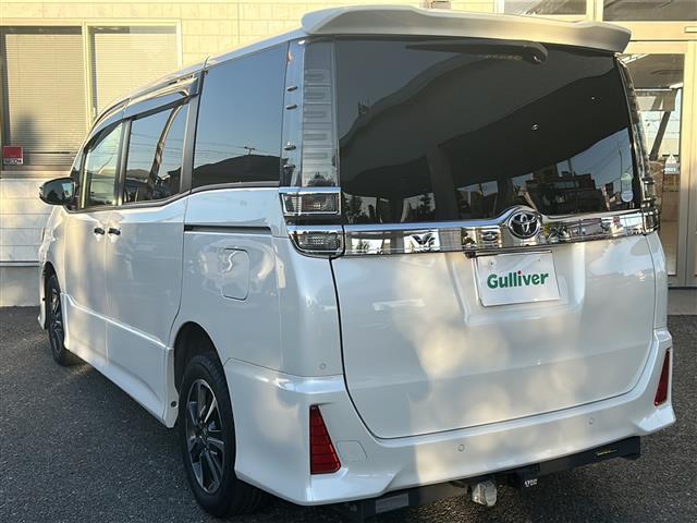 ヴォクシー ＺＳ　煌ＩＩ　ワンオーナー　両側パワースライドドア　スマートキー　スペアキー１本　イモビライザー　フリップダウンモニター　ステアリングスイッチ　クルコン　レーンキープアシスト　プリクラッシュセーフティー　純正フロア（43枚目）