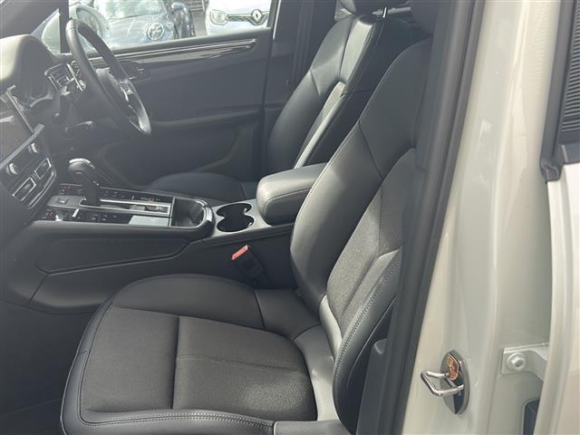 マカン マカン 純正ナビ 前後ドライブレコーダー 社外レーダー探知機 ACC 全周囲カメラ 衝突軽減システム シートヒーター パワーシート スマートキー2本 保証書 取扱説明書(28枚目)