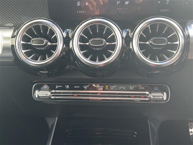 ＧＬＢ ＧＬＢ２００ｄ　４マチック　ＡＭＧライン　１オーナー　純正ナビ　ＦＭ／ＡＭ／ＢＴ／ＴＶ／ＵＳＢ　ＥＴＣ２．０　サンルーフ　前ドラレコ　置くだけ充電　３６０度カメラ　シートヒーター・Ｐシート　追従クルコン　ＢＳＭ　ＡＦＳ　取説　保証書　スペア１（11枚目）