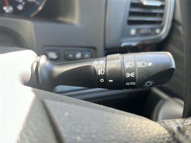 クラウンハイブリッド アスリートＳ　純正ナビ　ビルトインＥＴＣ　バックカメラ　ハンドルヒーター　シートヒーター　パワーシート　クリアランスソナー　ＰＣＳ　ＩＣＳ　ステアリングスイッチ　クルーズコントロール　取扱説明書（9枚目）