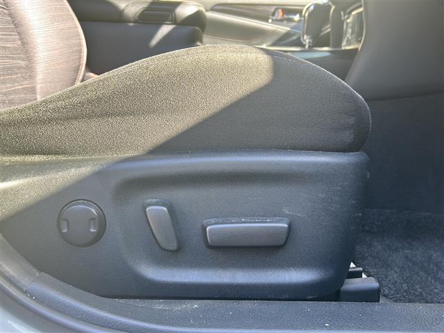 クラウンハイブリッド アスリートＳ　純正ナビ　ビルトインＥＴＣ　バックカメラ　ハンドルヒーター　シートヒーター　パワーシート　クリアランスソナー　ＰＣＳ　ＩＣＳ　ステアリングスイッチ　クルーズコントロール　取扱説明書（15枚目）