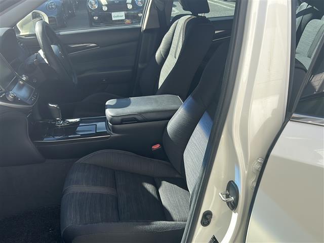 クラウンハイブリッド アスリートＳ　純正ナビ　ビルトインＥＴＣ　バックカメラ　ハンドルヒーター　シートヒーター　パワーシート　クリアランスソナー　ＰＣＳ　ＩＣＳ　ステアリングスイッチ　クルーズコントロール　取扱説明書（20枚目）