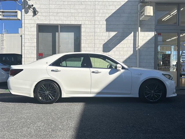 クラウンハイブリッド アスリートＳ　純正ナビ　ビルトインＥＴＣ　バックカメラ　ハンドルヒーター　シートヒーター　パワーシート　クリアランスソナー　ＰＣＳ　ＩＣＳ　ステアリングスイッチ　クルーズコントロール　取扱説明書（28枚目）