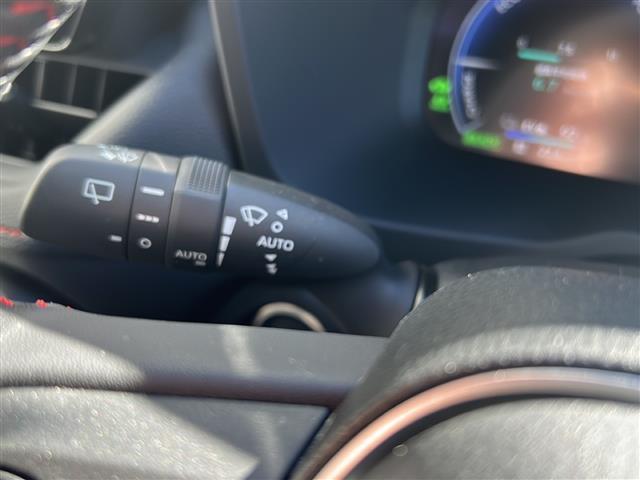 ＲＡＶ４ ＰＨＶ Ｚ　ＥＴＣ２．０　ワンオーナ　純ナビ　バックカメラ　ドラレコ　純フロア　純オーディオ　ＡＭ／ＦＭ／ＢＴ／ＴＶ／Ｍｉｒａｃａｓｔ　Ｄ／Ｎ席パワーシート　シートヒーター　クルコン　おくだけ純電　保証書　取扱説（11枚目）