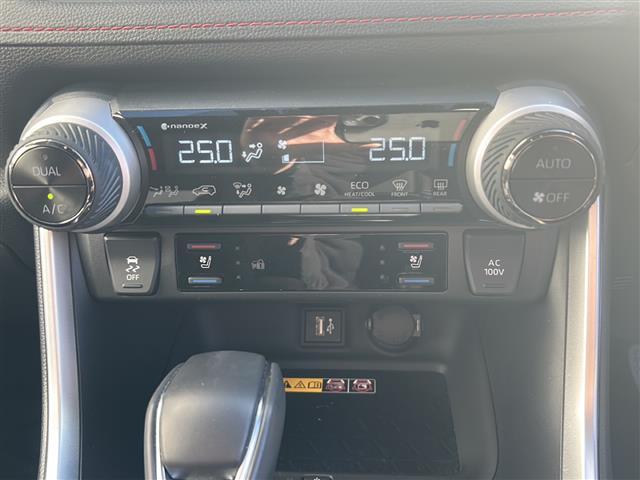 ＲＡＶ４ ＰＨＶ Ｚ　ＥＴＣ２．０　ワンオーナ　純ナビ　バックカメラ　ドラレコ　純フロア　純オーディオ　ＡＭ／ＦＭ／ＢＴ／ＴＶ／Ｍｉｒａｃａｓｔ　Ｄ／Ｎ席パワーシート　シートヒーター　クルコン　おくだけ純電　保証書　取扱説（15枚目）