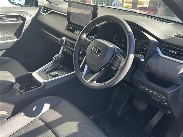 ＲＡＶ４ ＰＨＶ Ｚ　ＥＴＣ２．０　ワンオーナ　純ナビ　バックカメラ　ドラレコ　純フロア　純オーディオ　ＡＭ／ＦＭ／ＢＴ／ＴＶ／Ｍｉｒａｃａｓｔ　Ｄ／Ｎ席パワーシート　シートヒーター　クルコン　おくだけ純電　保証書　取扱説（17枚目）