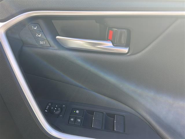 ＲＡＶ４ ＰＨＶ Ｚ　ＥＴＣ２．０　ワンオーナ　純ナビ　バックカメラ　ドラレコ　純フロア　純オーディオ　ＡＭ／ＦＭ／ＢＴ／ＴＶ／Ｍｉｒａｃａｓｔ　Ｄ／Ｎ席パワーシート　シートヒーター　クルコン　おくだけ純電　保証書　取扱説（19枚目）