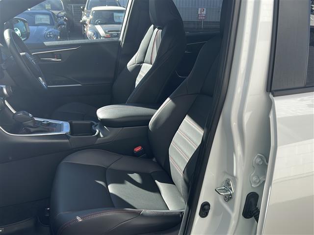 ＲＡＶ４ ＰＨＶ Ｚ　ＥＴＣ２．０　ワンオーナ　純ナビ　バックカメラ　ドラレコ　純フロア　純オーディオ　ＡＭ／ＦＭ／ＢＴ／ＴＶ／Ｍｉｒａｃａｓｔ　Ｄ／Ｎ席パワーシート　シートヒーター　クルコン　おくだけ純電　保証書　取扱説（21枚目）