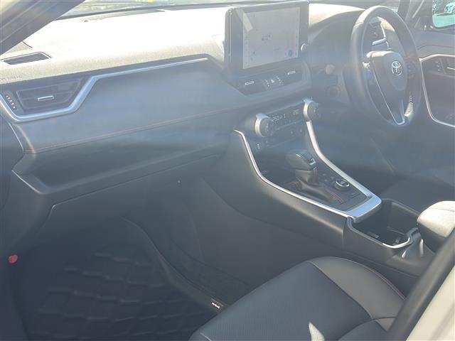 ＲＡＶ４ ＰＨＶ Ｚ　ＥＴＣ２．０　ワンオーナ　純ナビ　バックカメラ　ドラレコ　純フロア　純オーディオ　ＡＭ／ＦＭ／ＢＴ／ＴＶ／Ｍｉｒａｃａｓｔ　Ｄ／Ｎ席パワーシート　シートヒーター　クルコン　おくだけ純電　保証書　取扱説（22枚目）